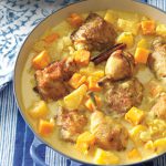 Курица с ананасами в сметанном соусе