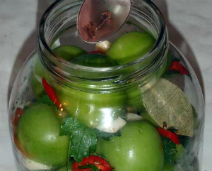 рецепт консервирования зеленых помидоров