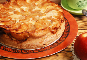 Рецепт приготовления шарлотка с яблоками со сметаной