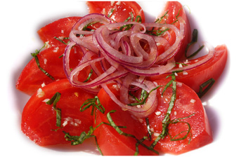 Рецепт салата с помидорами и луком