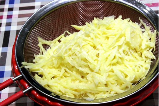 Картофельные драники с луком