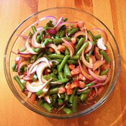 Постный салат с каперсами и овощами