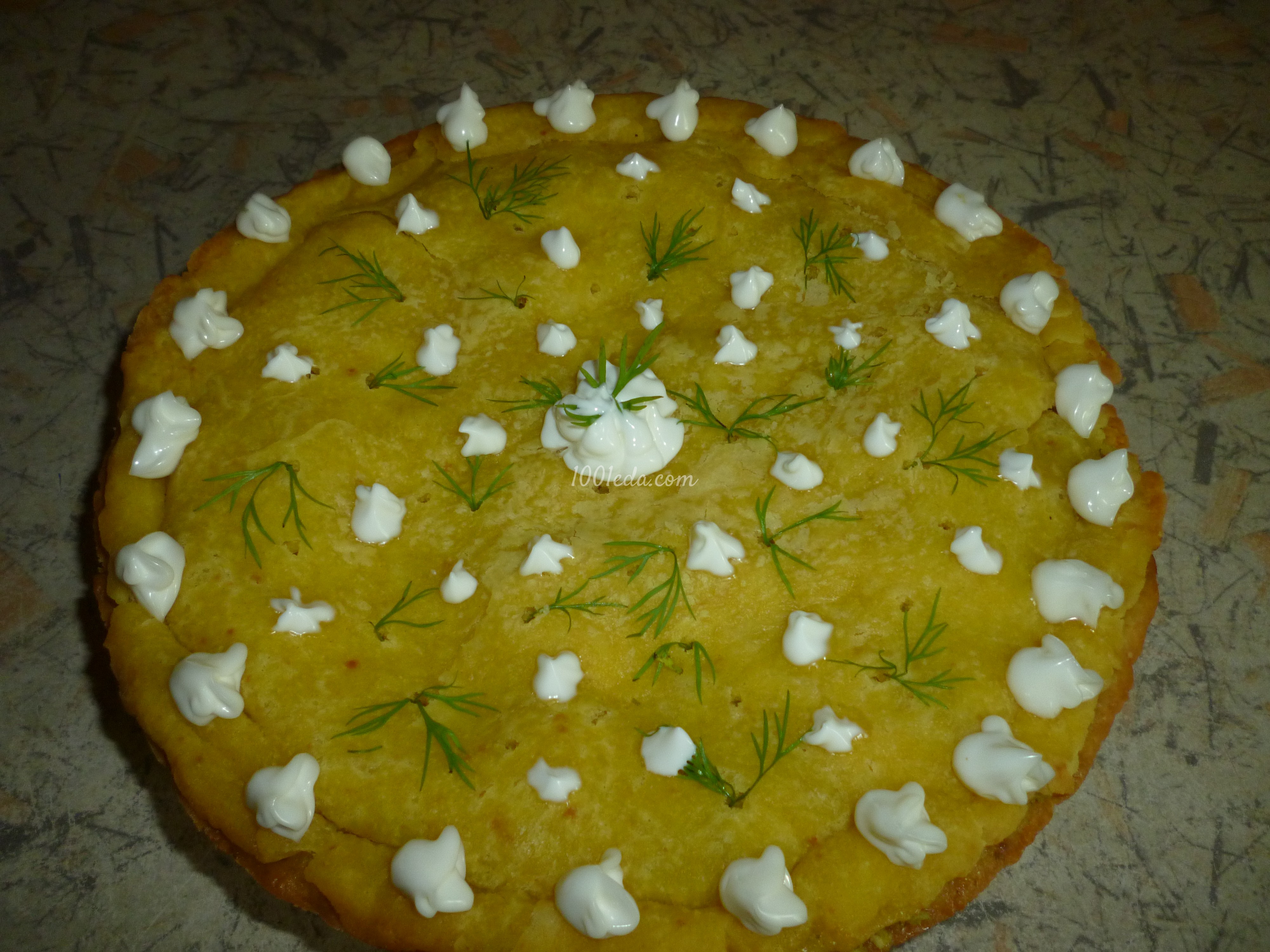 Закусочный  пирог с соленым творогом и укропом в мультиварке: рецепт с пошаговым фото