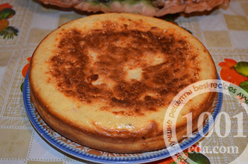 Вкусный пирог с сосисками и сыром в мультиварке