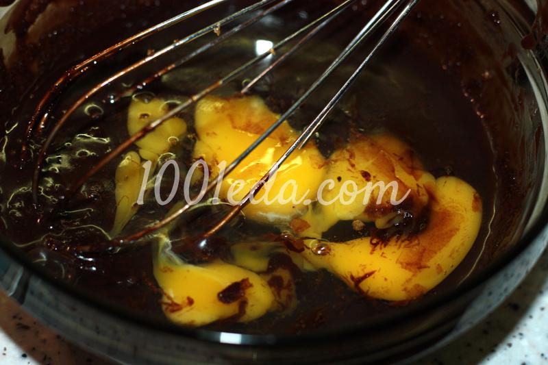 Брауни с арахисом, изюмом и сушеной клюквой: рецепт с пошаговыми фото - Шаг №3 Брауни с арахисом, изюмом и сушеной клюквой: рецепт с пошаговыми фото - Шаг №3