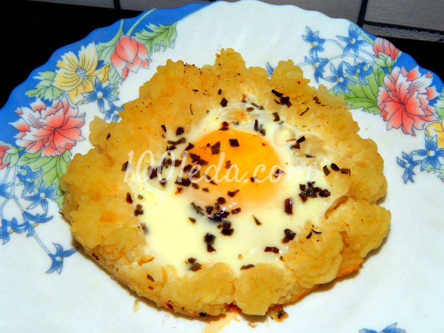Запеченные картофельные веночки с яичницей для детей: рецепт с пошаговым фото