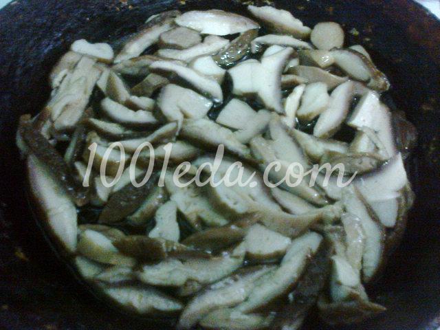 Диетическое куриное филе с белыми грибами в сметане: рецепт с пошаговым фото - Шаг №3