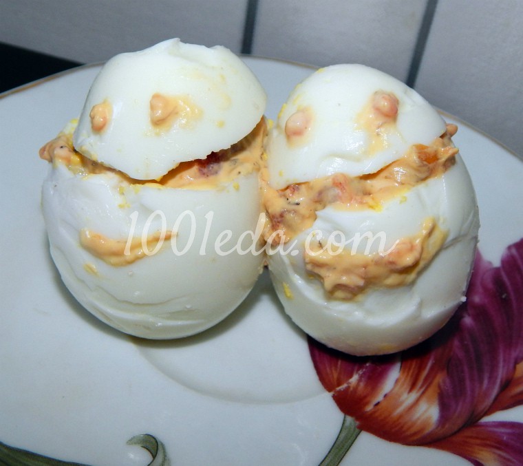 Фаршированные яйца Веселые чудики: рецепт с пошаговым фото - Шаг №5