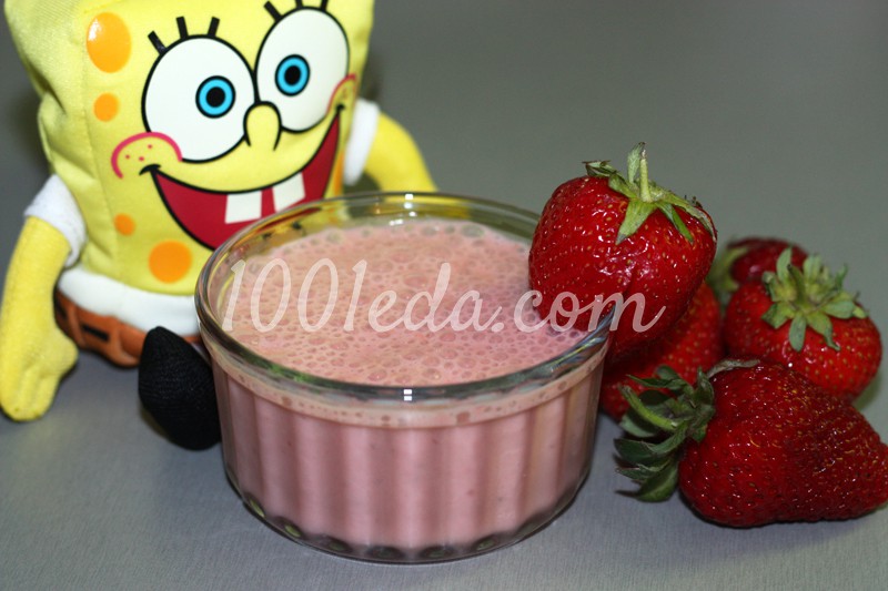 Питьевой йогурт с клубникой для детей