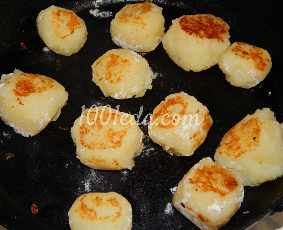 Картофельные шарики в грибо-овощной заливке: рецепт с пошаговым фото - Шаг №8