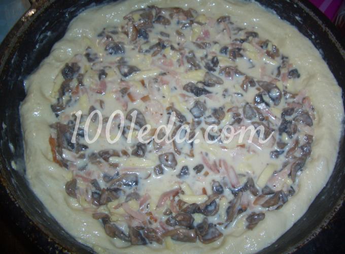 Открытый дрожжевой пирог с грибами и беконом: рецепт с пошаговым фото - Шаг №9 Открытый дрожжевой пирог с грибами и беконом: рецепт с пошаговым фото - Шаг №9