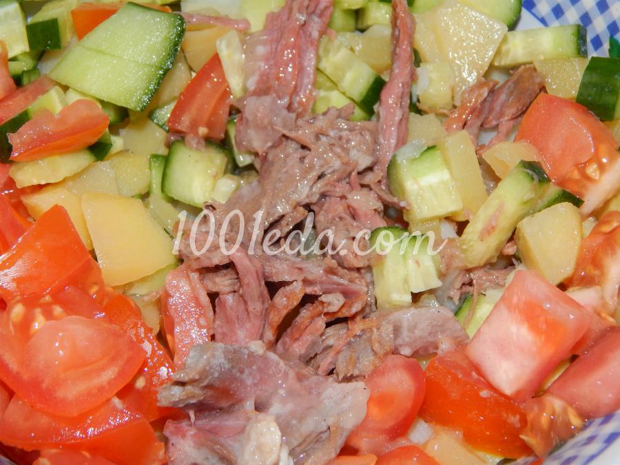 Овощной салат с желейным мясом и чипсами: рецепт с пошаговым фото - Шаг №2