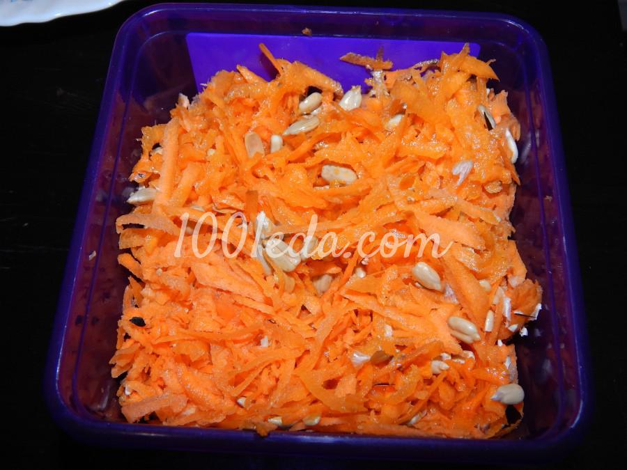Плов с курицей и с морковным салатом Плов с курицей и с морковным салатом
