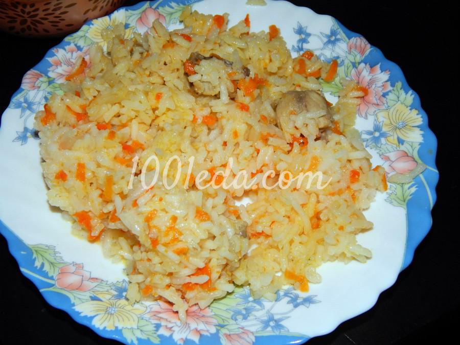 Плов с курицей и с морковным салатом Плов с курицей и с морковным салатом