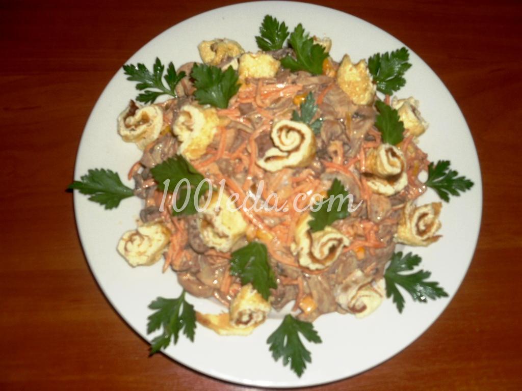 Салат Нежный с печенью, кукурузой и яичными блинчиками: рецепт с пошаговым фото