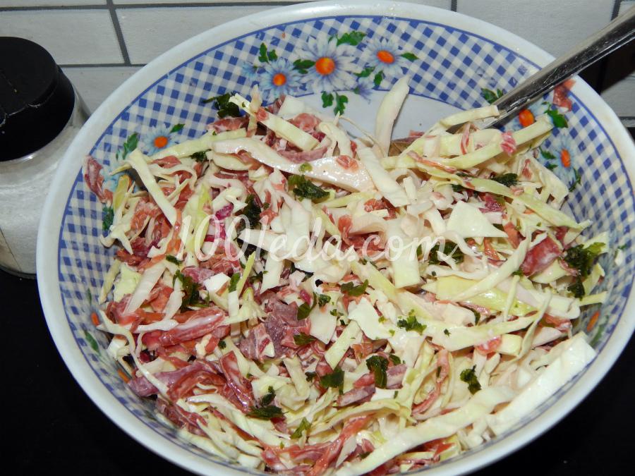 Салат а-ля коулсло: рецепт с пошаговым фото - Шаг №3 Салат а-ля коулсло: рецепт с пошаговым фото - Шаг №3