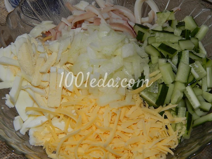 Салат с кальмарами и зеленым горошком Салат с кальмарами и зеленым горошком