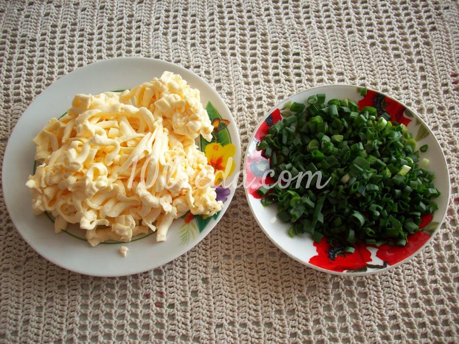 Свекольные роллы с сельдью: рецепт с пошаговым фото - Шаг №3 Свекольные роллы с сельдью: рецепт с пошаговым фото - Шаг №3