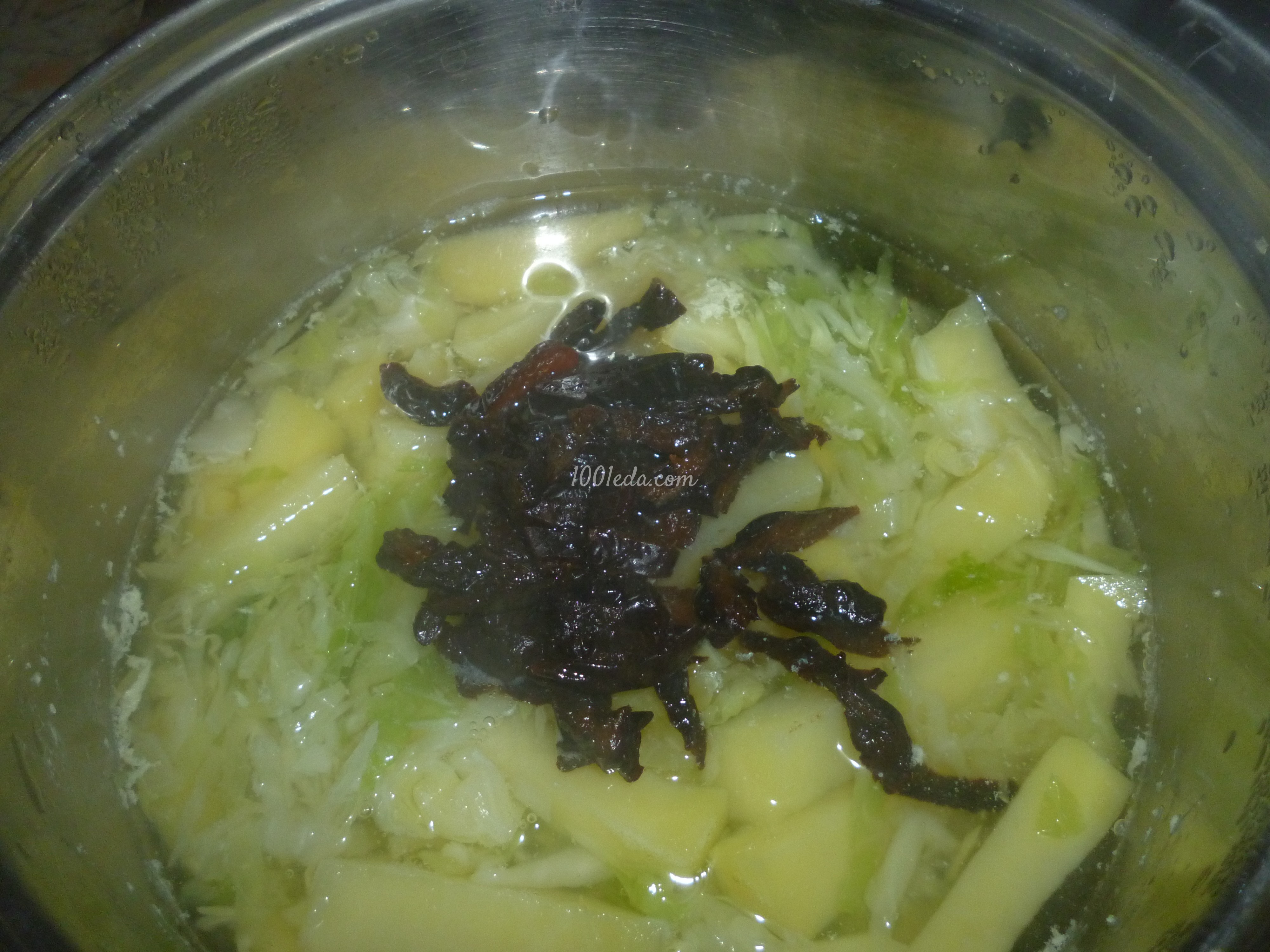 Холодный свекольник со щавелем и черносливом: рецепт с пошаговым фото - Шаг №3