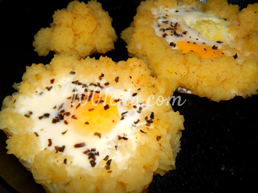 Запеченные картофельные веночки с яичницей для детей: рецепт с пошаговым фото - Шаг №3