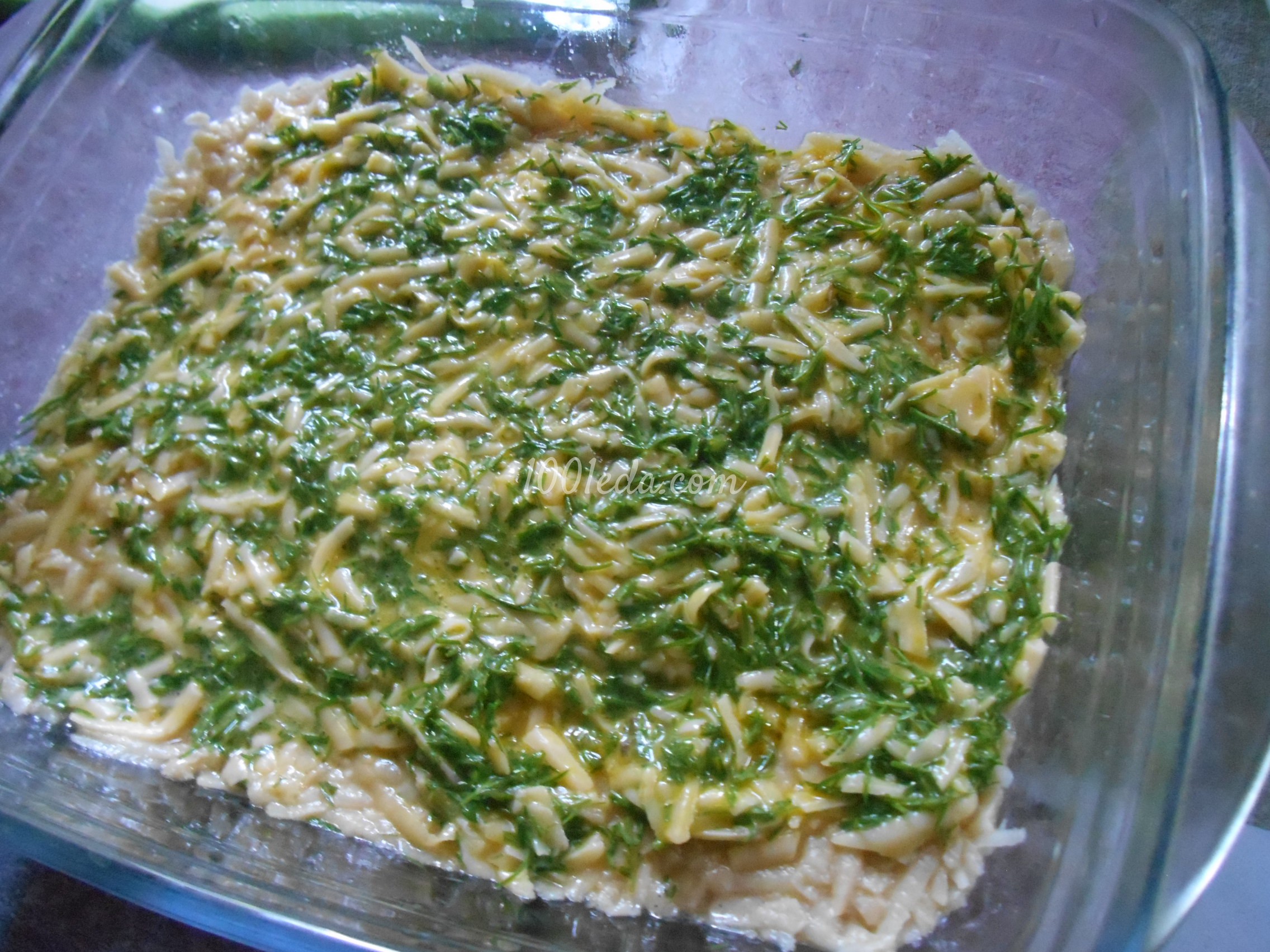 Запеканка из тертого картофеля с сыром, чесноком и зеленью: рецепт с пошаговым фото - Шаг №13