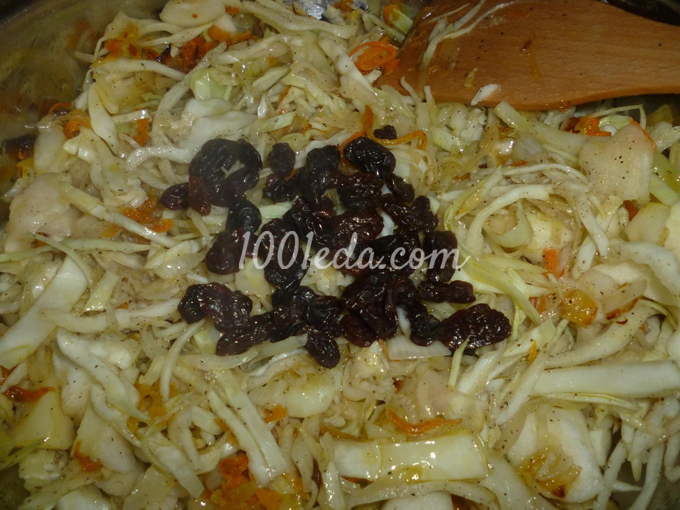 Пирог с капустой, яблоком и изюмом: рецепт с пошаговым фото Пирог с капустой, яблоком и изюмом: рецепт с пошаговым фото