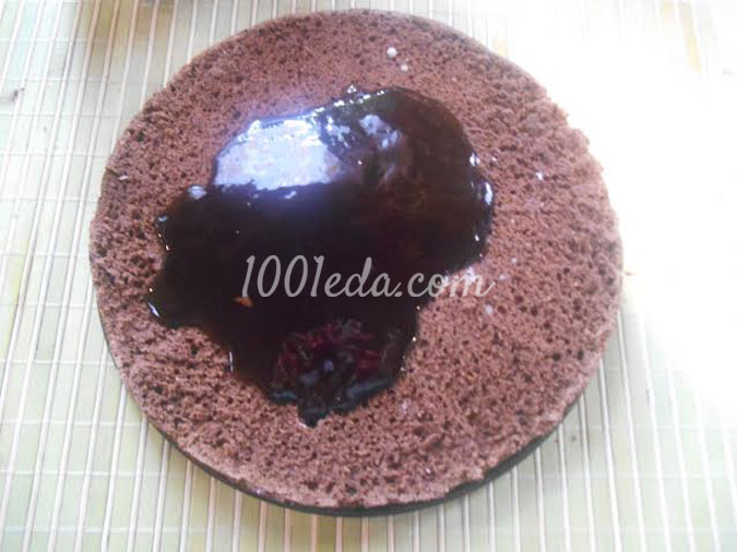 Шоколадный торт со сметанной пропиткой