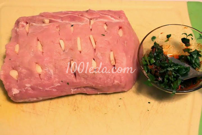 Запеченная свиная корейка с базиликом и паприкой: рецепт с пошаговым фото