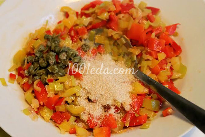 Мясной рулет с салями, болгарским перцем и каперсами: рецепт с пошаговым фото