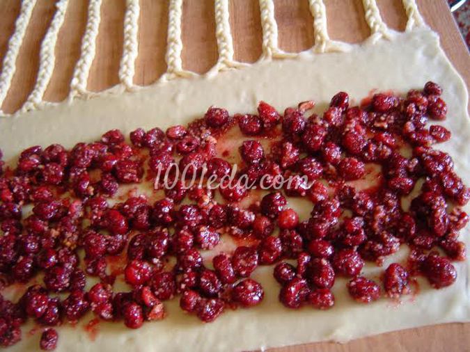 Кольцевой пирог с вишней и орехами: рецепт с пошаговым фото
