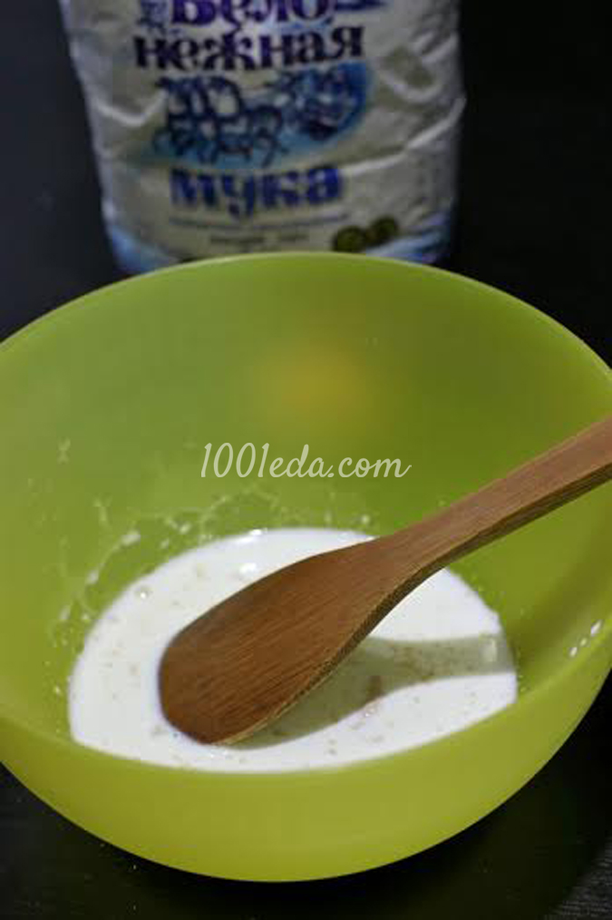 Пирог из дрожжевых шариков с корицей, изюмом и белой глазурью в мультиварке: рецепт с пошаговым фото