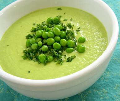 Суп-пюре из зеленого горошка для детей.