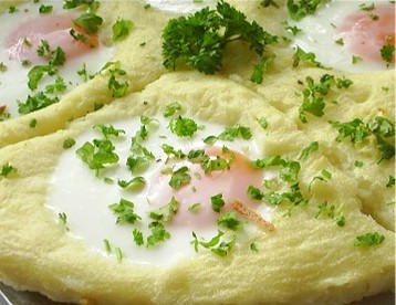 Яйца с картофельным пюре для детей.