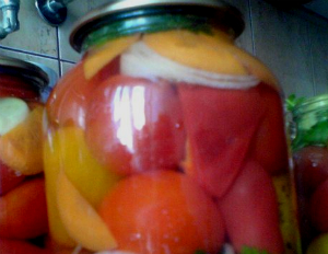 рецепт консервирования помидоров ассорти
