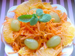 рецепт приготовления Салат из моркови с апельсинами и виноградом