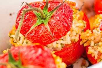 Рецепт помидор, фаршированных телятиной и рисом 