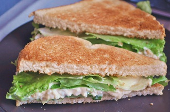 Рецепт яичного салата в сэндвиче 