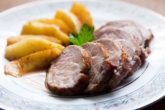 Рецепт свинины с яблоками по-венгерски 