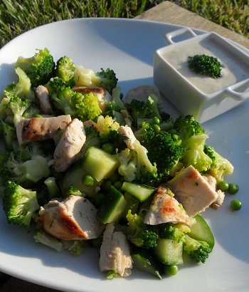 Рецепт куриного салата с брокколи 