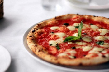 Рецепт классической пиццы «Маринара» 