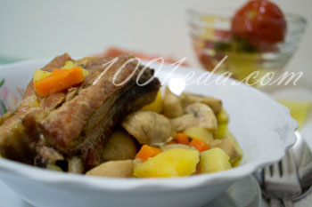 Рецепт картошки, тушенной со свининой и грибами