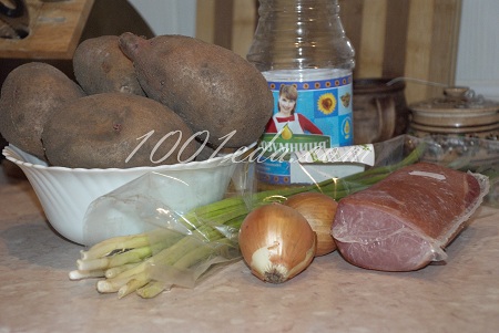 Ароматный картофель с ветчиной и луком
