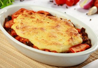 картофельная запеканка с помидорами