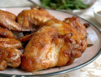 Рецепт шашлыка из куриных крылышек в томате