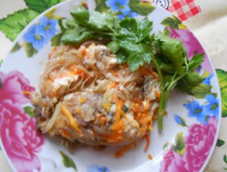 Пикша тушеная с овощами в мультиварке