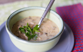 Как приготовить суп из шампиньонов с фасолью на овощном бульоне