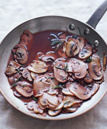 Рецепт грибов под винным соусом