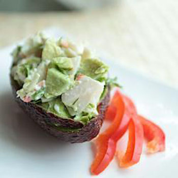 Рецепт салата из кальмаров с киви и авокадо 