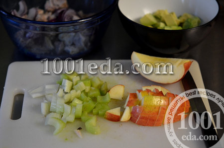 Как приготовить салат с курицей и авокадо