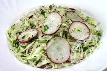 Салат из капусты и редиса